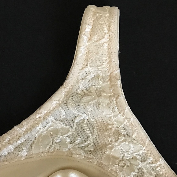 BREEZIES Bra Full Coverage Underwire UltimAir Cream Tan Size 44DD Size 44E - Picture 5 of 16